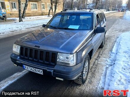 Сірий Джип Cherokee, об'ємом двигуна 4 л та пробігом 300 тис. км за 5000 $, фото 1 на Automoto.ua