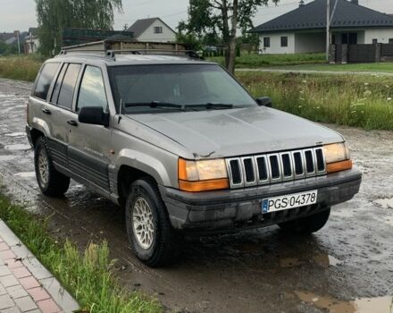 Серый Джип Чероки, объемом двигателя 2.5 л и пробегом 300 тыс. км за 2350 $, фото 1 на Automoto.ua