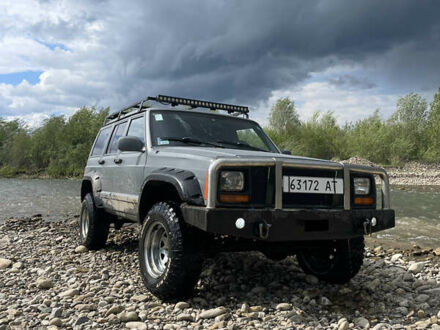 Сірий Джип Cherokee, об'ємом двигуна 2.5 л та пробігом 195 тис. км за 6500 $, фото 1 на Automoto.ua