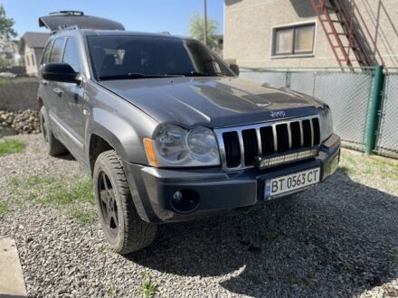 Джип Чероки 2005 в Тысменице на Automoto.ua Серый Джип Чероки, объемом двигателя 3 л и пробегом 320 тыс. км за 9990 $, фото 1 на Automoto.ua