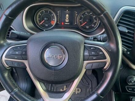 Джип Cherokee 2013 у Луцьку на Automoto.ua Сірий Джип Cherokee, об'ємом двигуна 2.36 л та пробігом 177 тис. км за 12000 $, фото 1 на Automoto.ua