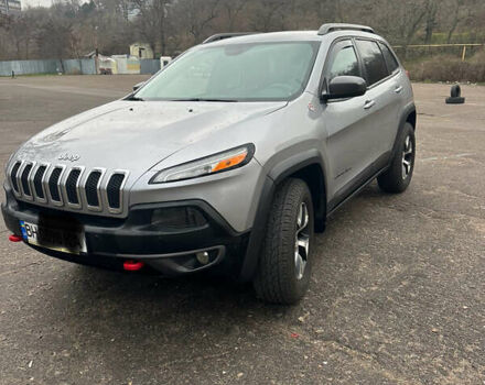 Серый Джип Чероки, объемом двигателя 3.2 л и пробегом 200 тыс. км за 14400 $, фото 1 на Automoto.ua