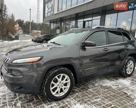 Серый Джип Чероки, объемом двигателя 2.4 л и пробегом 256 тыс. км за 11300 $, фото 1 на Automoto.ua