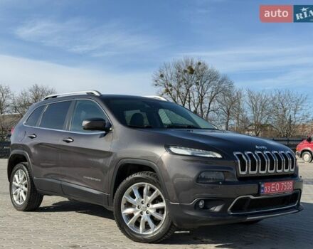 Серый Джип Чероки, объемом двигателя 2 л и пробегом 239 тыс. км за 16000 $, фото 1 на Automoto.ua
