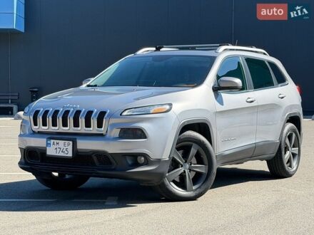 Сірий Джип Cherokee, об'ємом двигуна 3.24 л та пробігом 221 тис. км за 12900 $, фото 1 на Automoto.ua