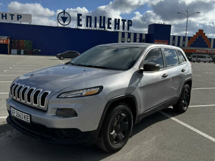 Джип Cherokee 2014 у Каменце-Подольском на Automoto.ua Сірий Джип Cherokee, об'ємом двигуна 2.36 л та пробігом 188 тис. км за 13300 $, фото 1 на Automoto.ua