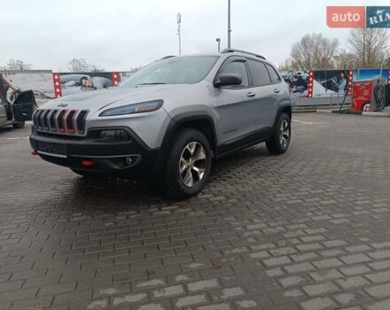 Серый Джип Чероки, объемом двигателя 3.24 л и пробегом 141 тыс. км за 16500 $, фото 1 на Automoto.ua