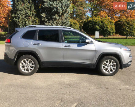 Сірий Джип Cherokee, об'ємом двигуна 3.24 л та пробігом 134 тис. км за 12500 $, фото 1 на Automoto.ua