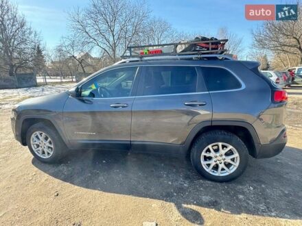 Серый Джип Чероки, объемом двигателя 2.36 л и пробегом 225 тыс. км за 12500 $, фото 1 на Automoto.ua