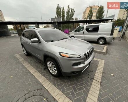 Сірий Джип Cherokee, об'ємом двигуна 2.36 л та пробігом 240 тис. км за 12000 $, фото 1 на Automoto.ua