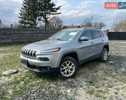 Серый Джип Чероки, объемом двигателя 2.4 л и пробегом 213 тыс. км за 8000 $, фото 1 на Automoto.ua