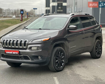 Серый Джип Чероки, объемом двигателя 3.24 л и пробегом 231 тыс. км за 13500 $, фото 1 на Automoto.ua