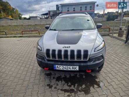 Джип Чероки 2014 в Луцке на Automoto.ua Серый Джип Чероки, объемом двигателя 2.36 л и пробегом 153 тыс. км за 16500 $, фото 1 на Automoto.ua