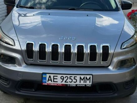 Сірий Джип Cherokee, об'ємом двигуна 2.36 л та пробігом 279 тис. км за 10000 $, фото 1 на Automoto.ua