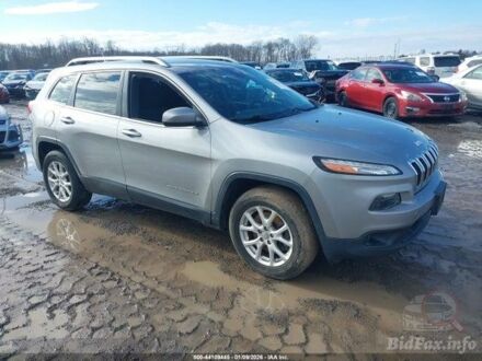 Сірий Джип Cherokee, об'ємом двигуна 2.4 л та пробігом 211 тис. км за 8000 $, фото 1 на Automoto.ua