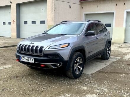 Сірий Джип Cherokee, об'ємом двигуна 2.4 л та пробігом 154 тис. км за 15300 $, фото 1 на Automoto.ua