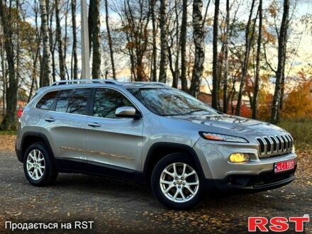 Джип Чероки 2015 в Ахтырке на Automoto.ua Серый Джип Чероки, объемом двигателя 2.4 л и пробегом 150 тыс. км за 11850 $, фото 1 на Automoto.ua