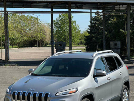 Джип Cherokee 2015 у Кривому Розі на Automoto.ua Сірий Джип Cherokee, об'ємом двигуна 3.2 л та пробігом 163 тис. км за 12900 $, фото 1 на Automoto.ua