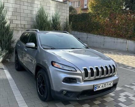 Джип Чероки 2015 в Ровно на Automoto.ua Серый Джип Чероки, объемом двигателя 2.36 л и пробегом 136 тыс. км за 10500 $, фото 1 на Automoto.ua
