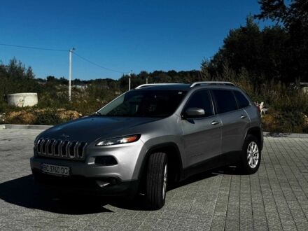 Сірий Джип Cherokee, об'ємом двигуна 2.4 л та пробігом 230 тис. км за 12561 $, фото 1 на Automoto.ua