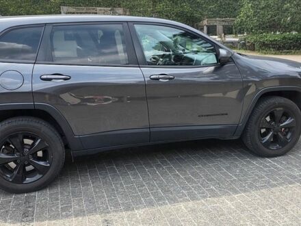 Сірий Джип Cherokee, об'ємом двигуна 3.24 л та пробігом 159 тис. км за 14200 $, фото 1 на Automoto.ua