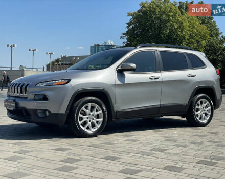 Сірий Джип Cherokee, об'ємом двигуна 2.36 л та пробігом 105 тис. км за 13000 $, фото 1 на Automoto.ua