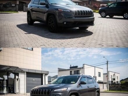 Серый Джип Чероки, объемом двигателя 2.36 л и пробегом 173 тыс. км за 12500 $, фото 1 на Automoto.ua