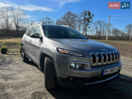 Джип Cherokee 2015 у Рівному на Automoto.ua Сірий Джип Cherokee, об'ємом двигуна 3.24 л та пробігом 186 тис. км за 15300 $, фото 1 на Automoto.ua