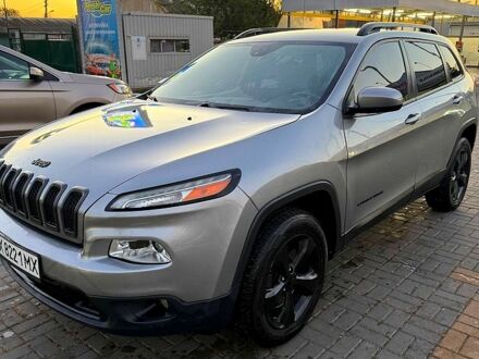 Серый Джип Чероки, объемом двигателя 2.4 л и пробегом 270 тыс. км за 14000 $, фото 1 на Automoto.ua