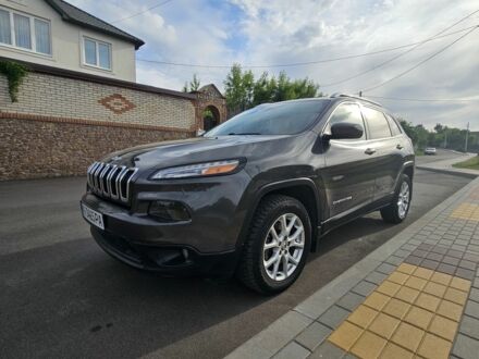 Джип Чероки 2015 в Белой Церкве на Automoto.ua Серый Джип Чероки, объемом двигателя 3.2 л и пробегом 177 тыс. км за 11000 $, фото 1 на Automoto.ua
