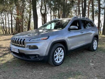 Сірий Джип Cherokee, об'ємом двигуна 0.24 л та пробігом 199 тис. км за 13000 $, фото 1 на Automoto.ua