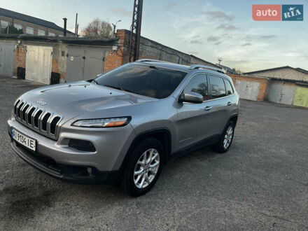 Серый Джип Чероки, объемом двигателя 2.4 л и пробегом 154 тыс. км за 14200 $, фото 1 на Automoto.ua