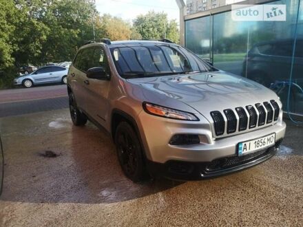 Сірий Джип Cherokee, об'ємом двигуна 2.36 л та пробігом 104 тис. км за 13200 $, фото 1 на Automoto.ua