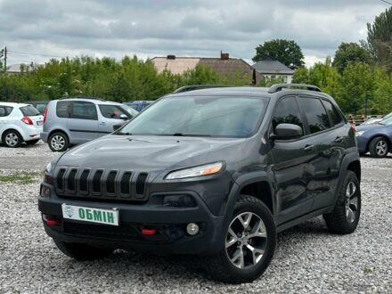 Джип Cherokee 2016 у Кривому Розі на Automoto.ua Сірий Джип Cherokee, об'ємом двигуна 3.2 л та пробігом 152 тис. км за 12900 $, фото 1 на Automoto.ua
