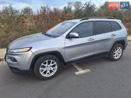 Сірий Джип Cherokee, об'ємом двигуна 2.36 л та пробігом 196 тис. км за 10500 $, фото 1 на Automoto.ua