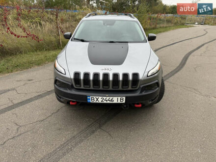 Джип Чероки 2016 в Киеве на Automoto.ua Серый Джип Чероки, объемом двигателя 3.24 л и пробегом 173 тыс. км за 16999 $, фото 1 на Automoto.ua