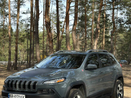 Джип Чероки 2016 в Киеве на Automoto.ua Серый Джип Чероки, объемом двигателя 3.24 л и пробегом 118 тыс. км за 16800 $, фото 1 на Automoto.ua