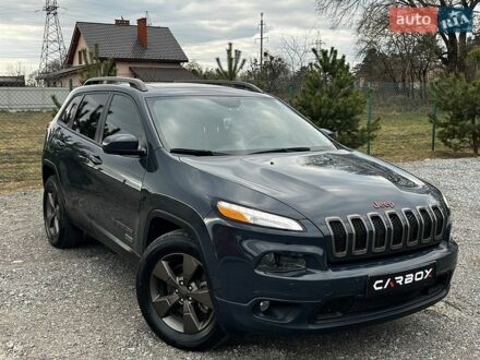 Серый Джип Чероки, объемом двигателя 2.36 л и пробегом 114 тыс. км за 14600 $, фото 1 на Automoto.ua