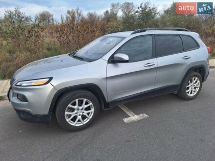Сірий Джип Cherokee, об'ємом двигуна 2.36 л та пробігом 196 тис. км за 10500 $, фото 1 на Automoto.ua