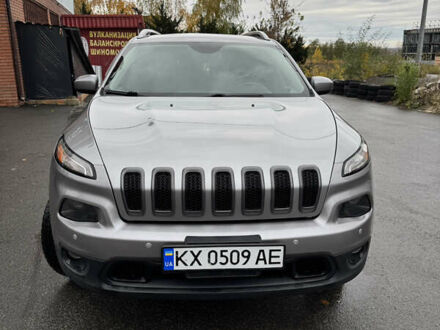 Серый Джип Чероки, объемом двигателя 3.24 л и пробегом 148 тыс. км за 17500 $, фото 1 на Automoto.ua