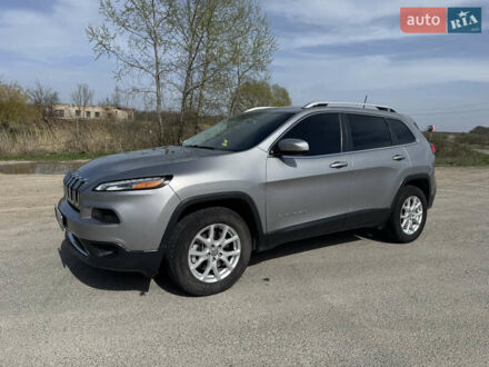 Джип Cherokee 2016 у Рогатине на Automoto.ua Сірий Джип Cherokee, об'ємом двигуна 3.2 л та пробігом 116 тис. км за 16900 $, фото 1 на Automoto.ua