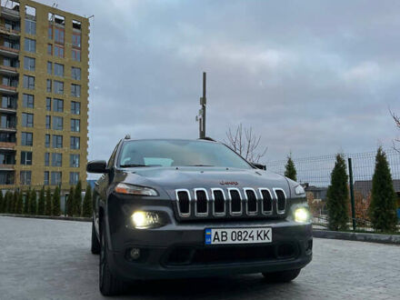 Серый Джип Чероки, объемом двигателя 2.36 л и пробегом 134 тыс. км за 12400 $, фото 1 на Automoto.ua