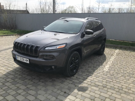 Сірий Джип Cherokee, об'ємом двигуна 2.4 л та пробігом 111 тис. км за 13800 $, фото 1 на Automoto.ua