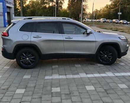 Сірий Джип Cherokee, об'ємом двигуна 3.24 л та пробігом 100 тис. км за 17500 $, фото 1 на Automoto.ua
