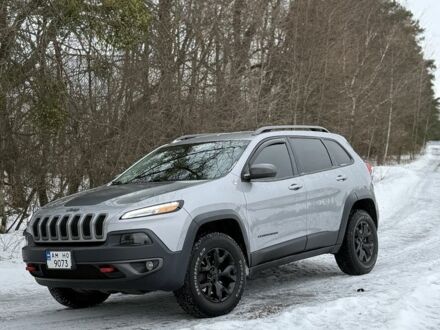 Серый Джип Чероки, объемом двигателя 2.4 л и пробегом 220 тыс. км за 14700 $, фото 1 на Automoto.ua