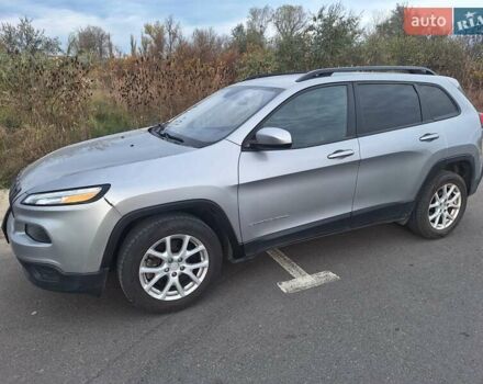Серый Джип Чероки, объемом двигателя 2.36 л и пробегом 196 тыс. км за 11000 $, фото 1 на Automoto.ua