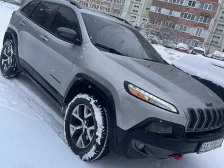 Сірий Джип Cherokee, об'ємом двигуна 2.4 л та пробігом 332 тис. км за 11000 $, фото 1 на Automoto.ua