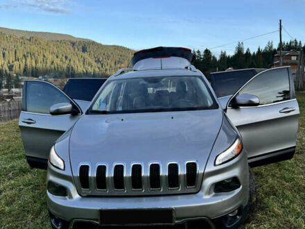 Серый Джип Чероки, объемом двигателя 3.24 л и пробегом 144 тыс. км за 17000 $, фото 1 на Automoto.ua