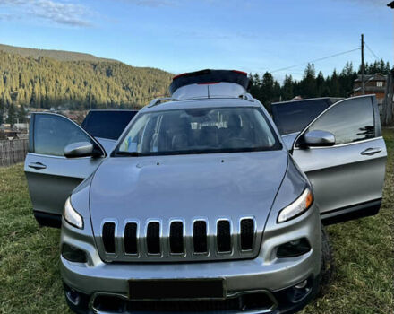 Серый Джип Чероки, объемом двигателя 3.24 л и пробегом 144 тыс. км за 17000 $, фото 1 на Automoto.ua