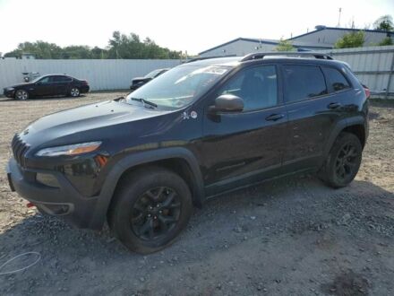 Джип Cherokee 2017 у Полтаві на Automoto.ua Сірий Джип Cherokee, об'ємом двигуна 3.2 л та пробігом 67 тис. км за 3200 $, фото 1 на Automoto.ua